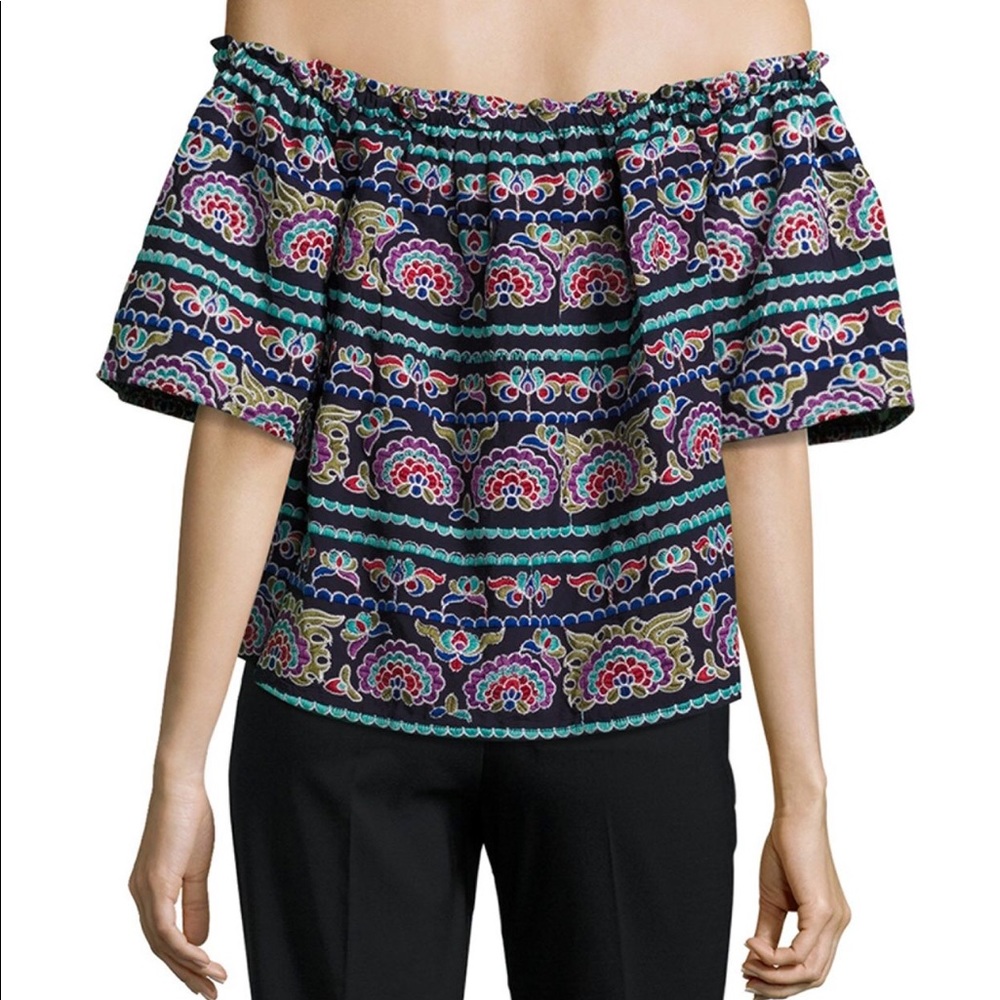 Romeo & Juliet Couture - Picture 2 of 5